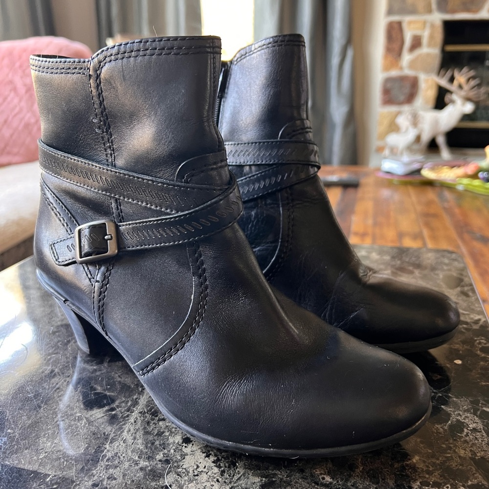 Women’s Fashion Ankle Boot Leather by Rockport